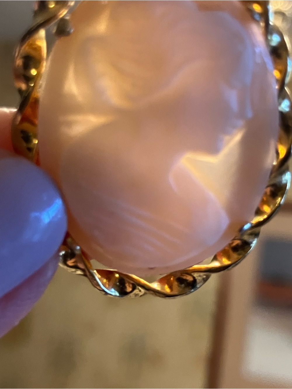 She’ll Cameo 1 1/2” Long - Picture 11 of 11
